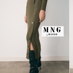 NEW MNG by MANGO olive button detail skirt, L, P 1405